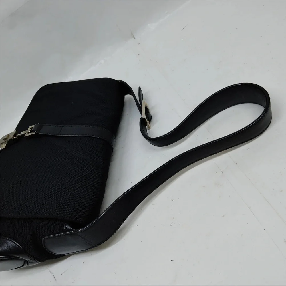 Gucci Jackie Black Shoulder Bag with Piston Lock EUC - Picture 5 of 17